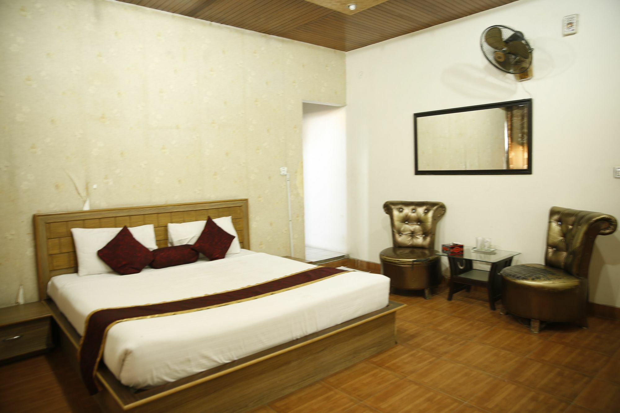 Premier Inn Davis Road Lahore Exterior photo